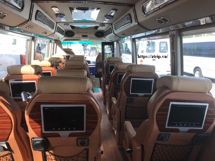 bang-gia-thue-xe-limousine-17-cho-da-nang%20(5)