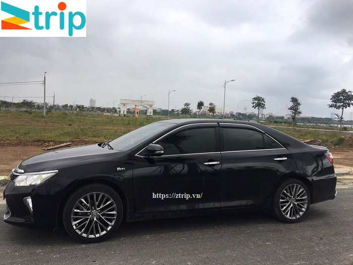 bang-gia-thue-xe-toyota-camry-tai-da-nang-hue-hoi-an%20(3)