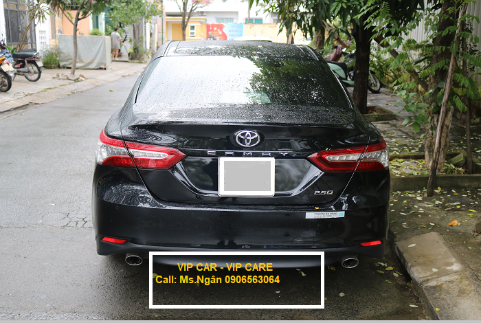 cho-thue-xe-4cho-toyota-camry-vip-nhat-hue%20(2)