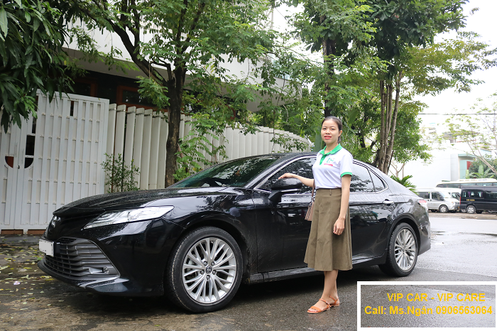 cho-thue-xe-4cho-toyota-camry-vip-nhat-hue%20(5)