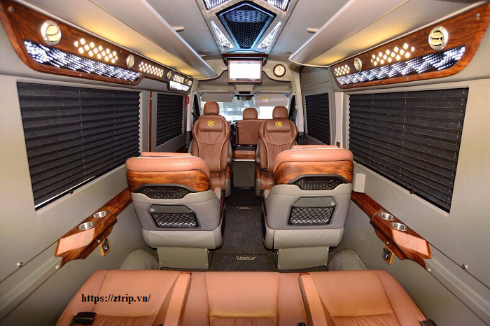 cho-thue-xe-limousine-don-tien-san-bay-da-nang%20(4)