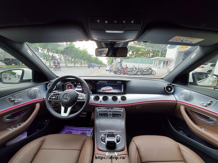 cho-thue-xe-mercedes-e300-gia-re-da-nang%20(2)