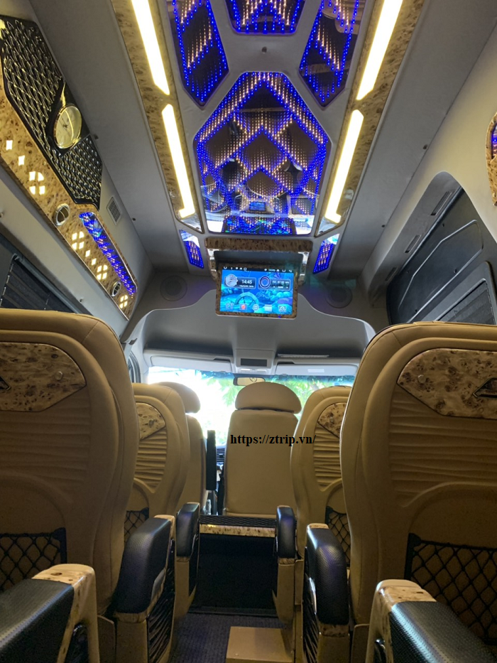 cho-thue-xe-solati-limousine-12cho-da-nang%20(1)