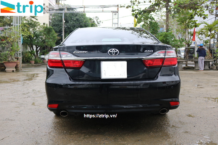 cho-thue-xe-toyota-camry-tai-hoi-an%20(2)