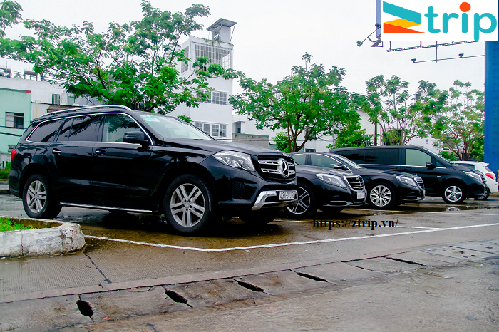 cho-thue-xe-vip-hang-sang-don-san-bay-da-nang%20(2)