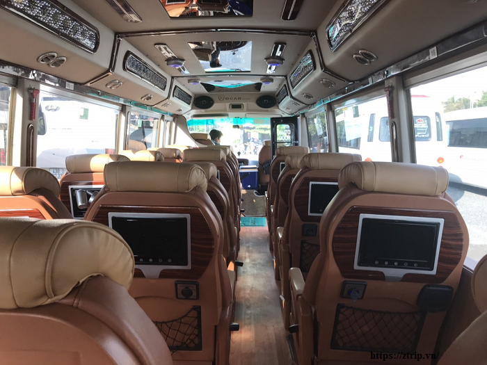fuso-limousine-17-cho-cho-thue-tai-da-nang%20(1)
