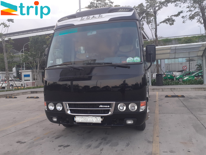 fuso-limousine-17-cho-cho-thue-tai-da-nang%20(2)