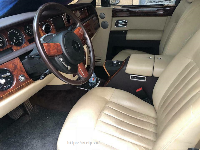 rolls-royce-cho-thue-dam-cuoi-tai-da-nang%20(4)