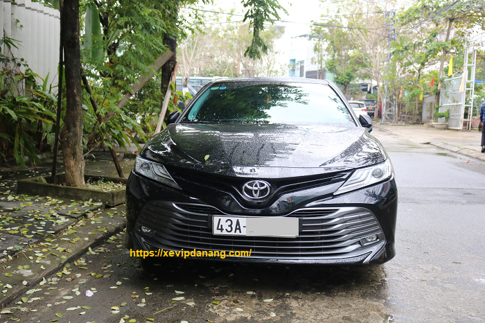 thue-xe-4cho-toyota-camry-di-mikazuki-japanese-da-nang%20(2)