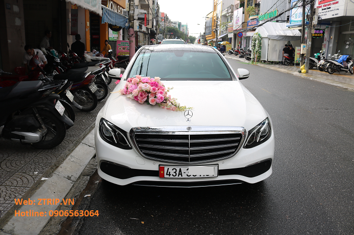 thue-xe-cuoi-mercedes-benz-e200-ruoc-dau-tai-da-nang-(2)