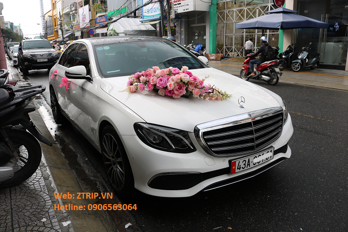 thue-xe-cuoi-mercedes-benz-e200-ruoc-dau-tai-da-nang-(3).