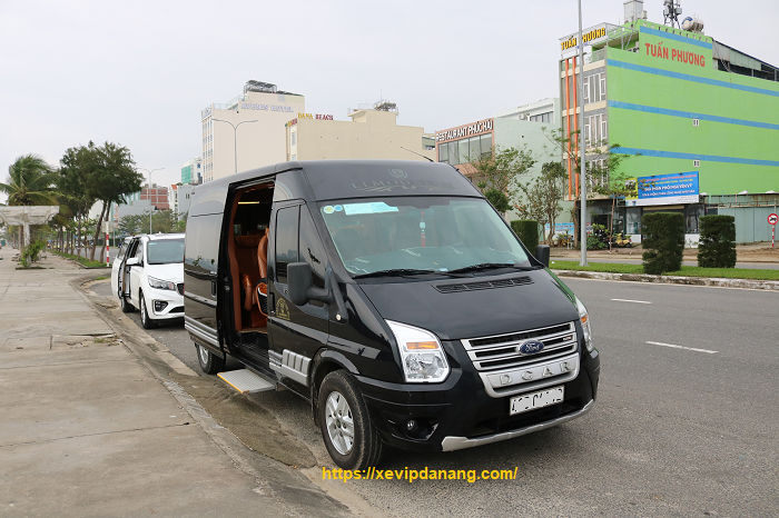 thue-xe-dcar-limousine-da-nang-di-hoiana-hoi-an%20(2)