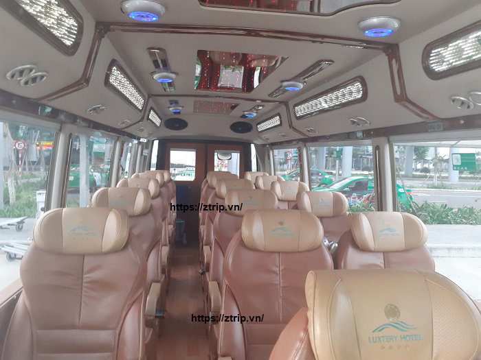 thue-xe-fuso-limousine-17cho-tai-hue%20(3)