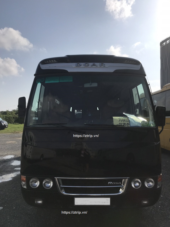 thue-xe-fuso-limousine-17cho-tai-hue%20(4)