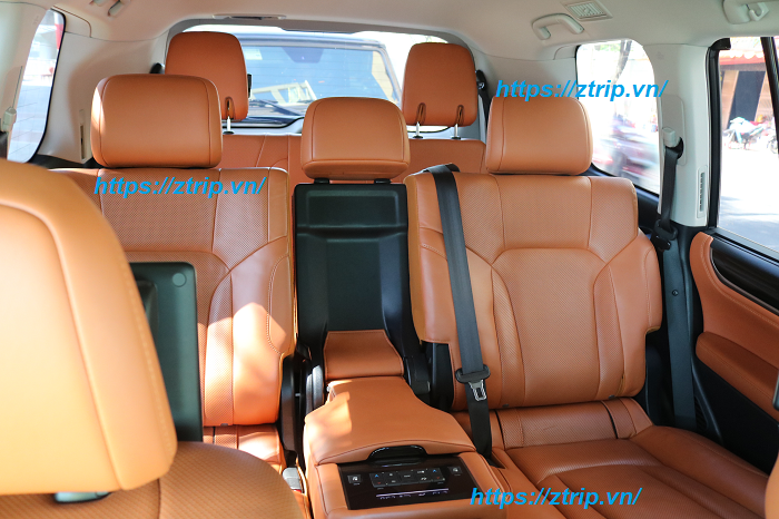 thue-xe-lexus-LX570-chuan-VIP-tai-da-nang%20(4)