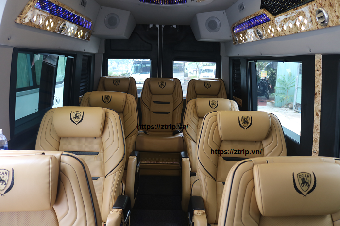 thue-xe-limousine-12ghe-di-tu-hoi-an%20(2)