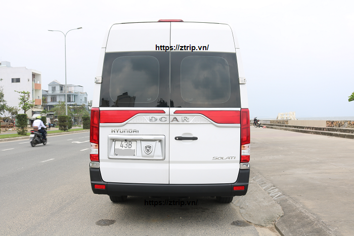 thue-xe-limousine-12ghe-tai-hue%20(5)