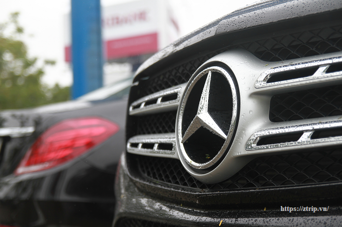 thue-xe-mercedes-7-cho-da-nang%20(1)