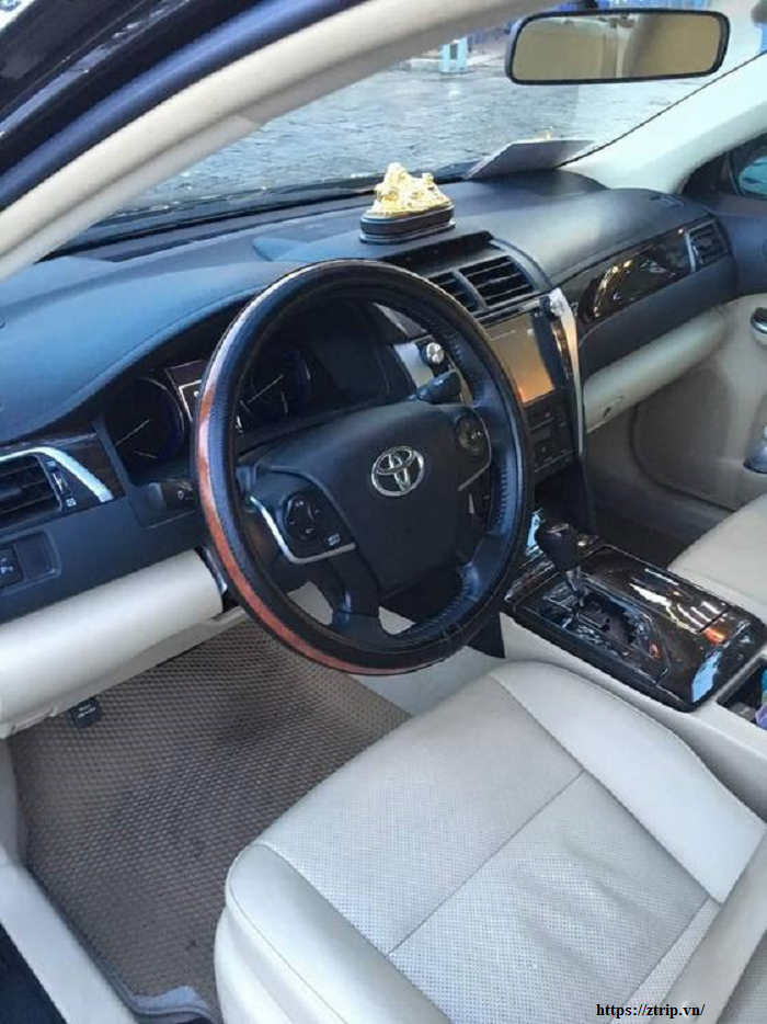 xe-toyota-camry-cho-thue-dai-han%20(2)