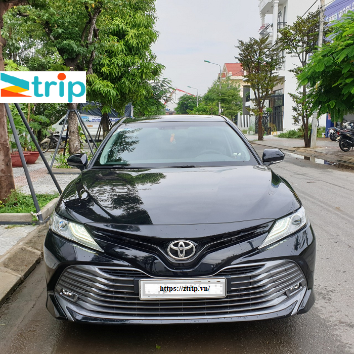 xe-toyota-camry-don-tien-san-bay-da-nang%20(5)