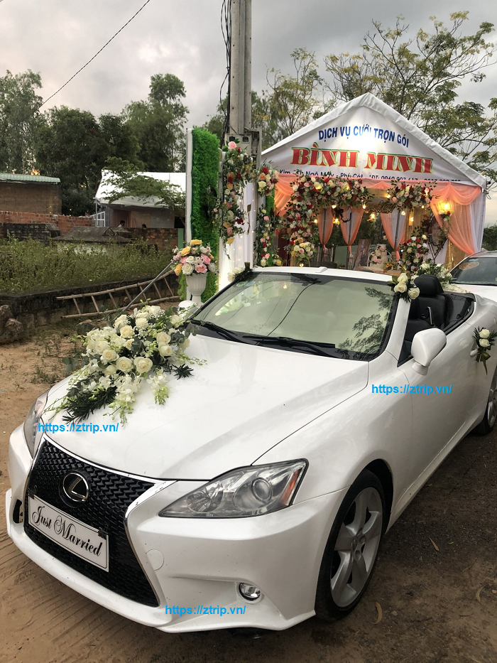 Cho thuê xe mui trần màu trắng đám cưới tại Đà Nẵng Cho thuê xe mui trần màu trắng đám cưới tại Đà Nẵng
