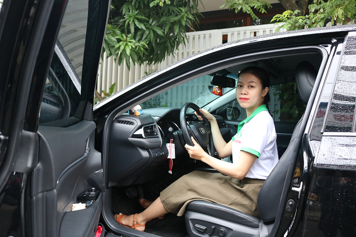 Cho thuê xe Toyota Camry 4 chỗ tại Hội An Cho thuê xe Toyota Camry 4 chỗ tại Hội An