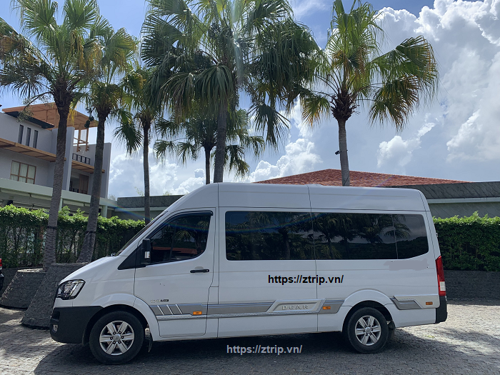 Cho thuê xe Hyundai Solati Limousine 12 ghế tại Quy Nhơn. Cho thuê xe Hyundai Solati Limousine 12 ghế tại Quy Nhơn.