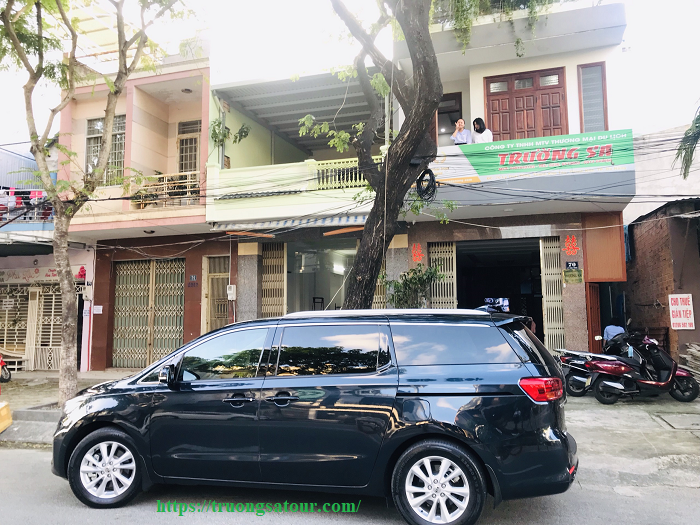 Cho thuê xe hạng sang đi Vinpearl Làng Vân Resort & Villa Đà Nẵng Cho thuê xe hạng sang đi Vinpearl Làng Vân Resort & Villa Đà Nẵng