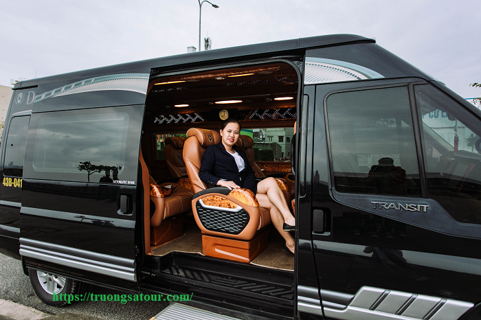 Thuê xe Limousine đi Vinpearl  Làng Vân Đà Nẵng uy tín nhất