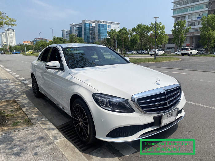 Cho thuê xe Mercedes màu trắng chạy sự kiện tại Đà Nẵng – Huế. Cho thuê xe Mercedes màu trắng chạy sự kiện tại Đà Nẵng – Huế.